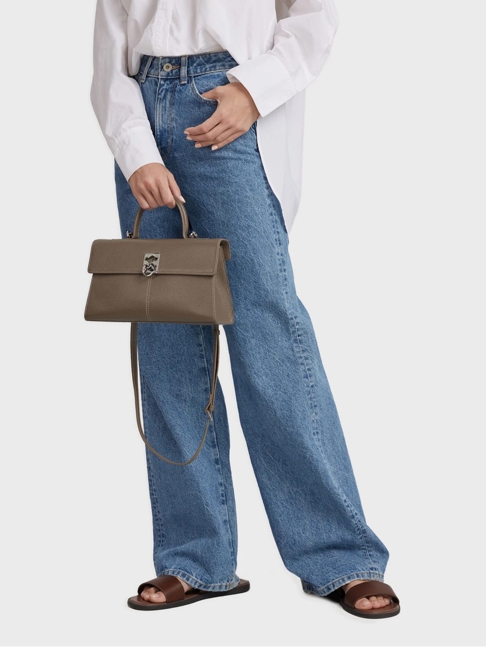 Cafune Medium Stance in Brownstone